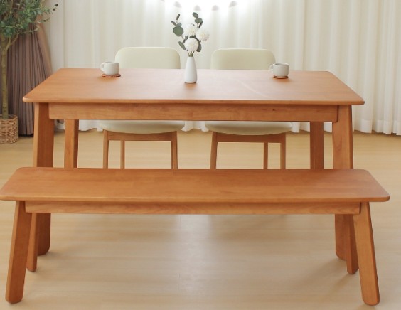 โต๊ะทานข้าวไม้ยางพาราแท้ 4 ที่นั่ง MAAI DESIGN  รุ่น DEZATO TABLE M 150 CM สีโอ๊ค